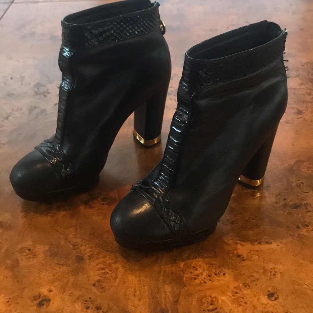 Tory Burch heeled boots!